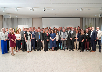 Gruppe der Teilnehmer einschließlich der Mentoren des Jahrgangs 2022