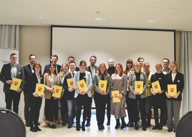 Abschlussveranstaltung des Traineeprogramms für Nachwuchsführungskräfte des Jahrgangs 2020 - Gruppenbild